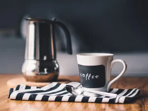 jak zaparzyć kawę w kawiarce